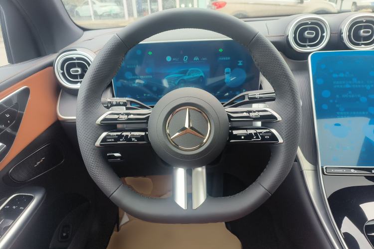 Used Mercedes-Benz GLC 2025 Facelift GLC 260 L 4MATIC Luxury Edition Steering Wheel
