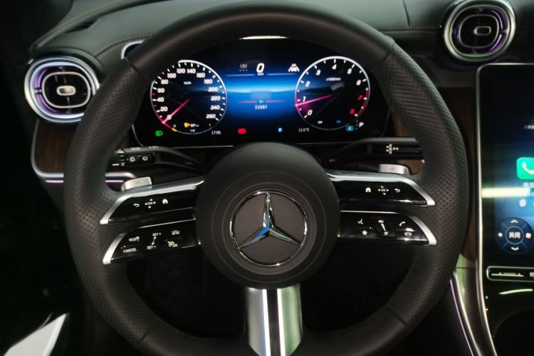 Used Mercedes-Benz GLC 2025 GLC 300 L 4MATIC Dynamic Model 5 Seats Steering Wheel