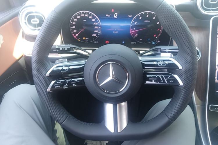 Used Mercedes-Benz GLC 2025 Refreshed GLC 300 L 4MATIC Dynamic Version 5 Seats Steering Wheel