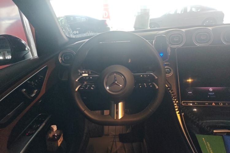 Used Mercedes-Benz GLC 2025 GLC 300 L 4MATIC Dynamic Model 5 Seats Steering Wheel