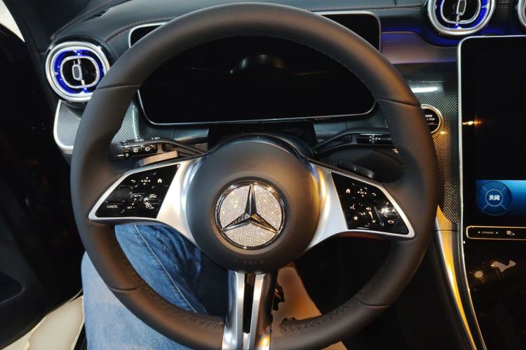 Used Mercedes-Benz GLC 2025 Refresh GLC 260 L 4MATIC Dynamic Edition Steering Wheel