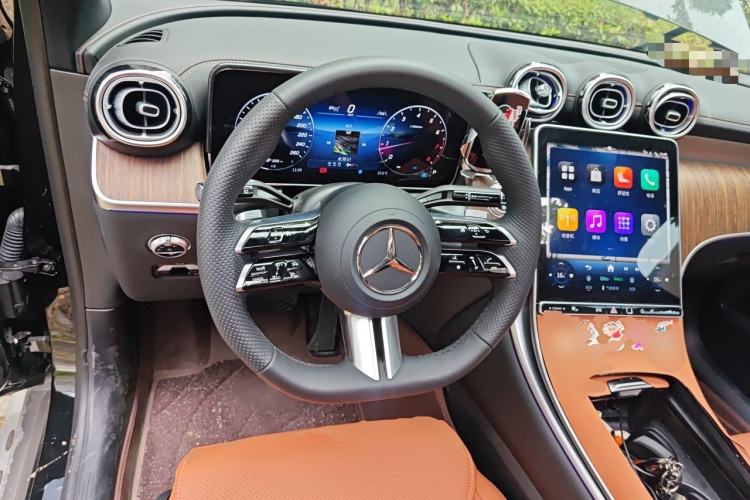 Used Mercedes-Benz GLC 2025 Refreshed GLC 300 L 4MATIC Dynamic Version 5 Seats Steering Wheel