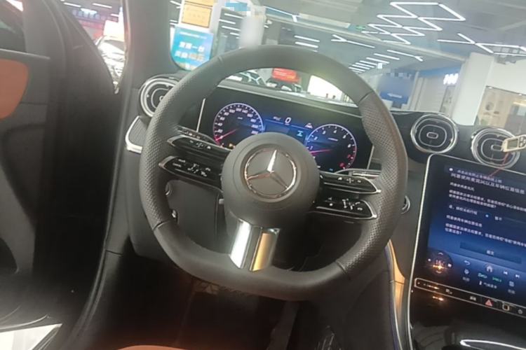 Used Mercedes-Benz GLC 2025 Facelift GLC 260 L 4MATIC Luxury Edition Steering Wheel