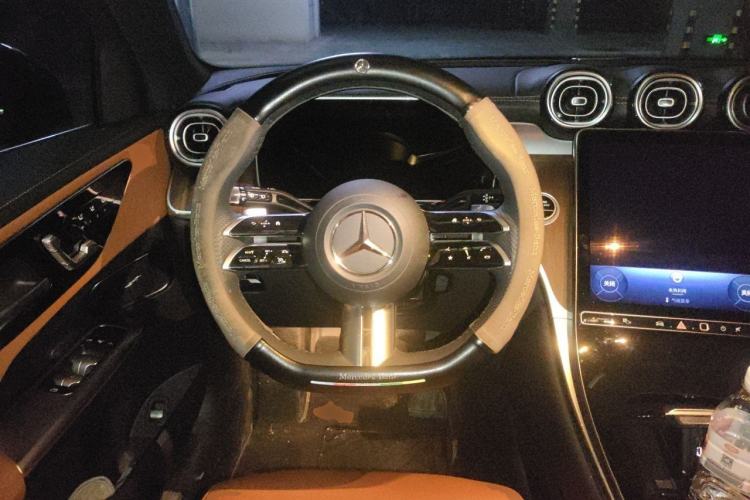 Used Mercedes-Benz GLC 2025 GLC 300 L 4MATIC Dynamic Model 5 Seats Steering Wheel