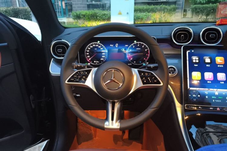 Used Mercedes-Benz GLC 2025 GLC 260 L 4MATIC Dynamic Edition Steering Wheel