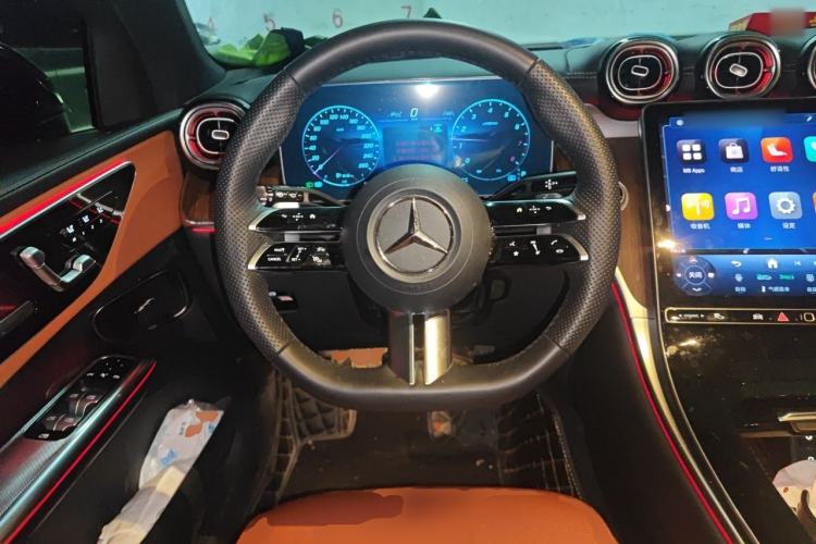 Used Mercedes-Benz GLC 2025 GLC 300 L 4MATIC Dynamic Model 5 Seats Steering Wheel