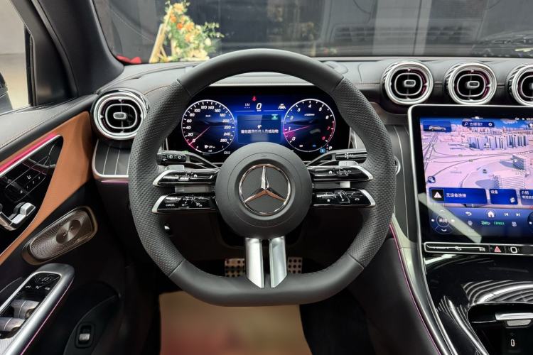 Used Mercedes-Benz GLC 2025 GLC 300 L 4MATIC Luxury 7-Seater Steering Wheel