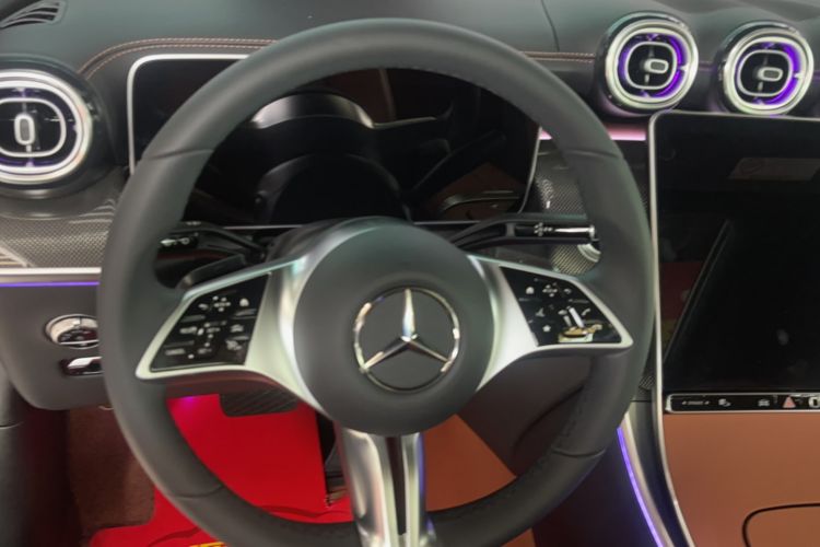 Used Mercedes-Benz GLC 2025 GLC 260 L 4MATIC Dynamic Edition Steering Wheel