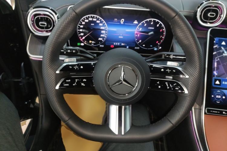 Used Mercedes-Benz GLC 2025 Facelift GLC 260 L 4MATIC Luxury Edition Steering Wheel