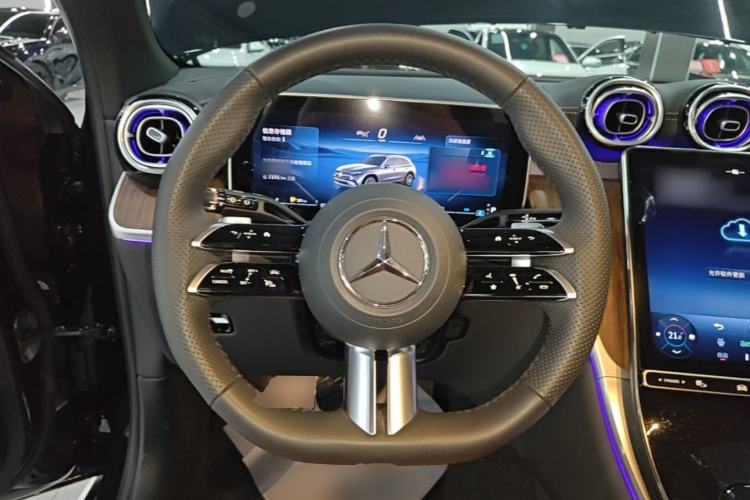 Used Mercedes-Benz GLC 2025 GLC 300 L 4MATIC Dynamic Model 5 Seats Steering Wheel