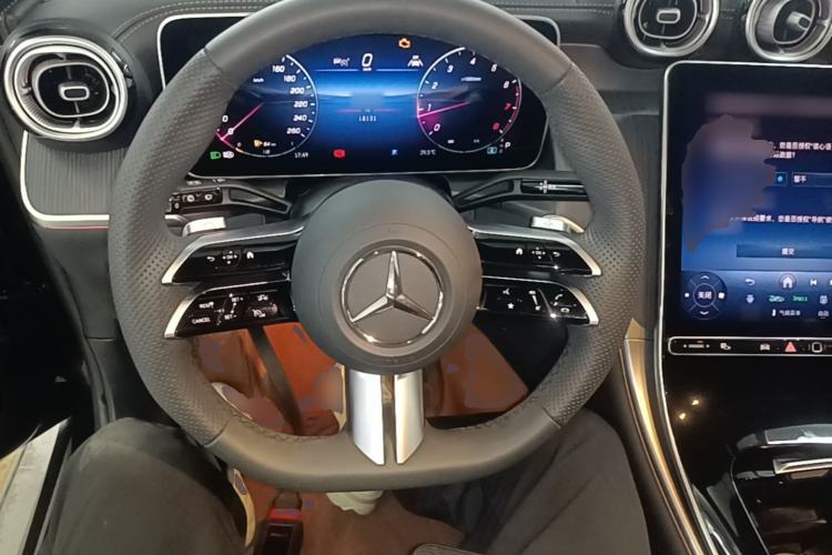Used Mercedes-Benz GLC 2025 GLC 260 L 4MATIC Luxury Model Steering Wheel