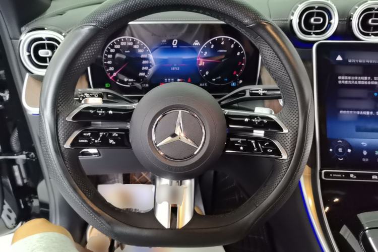 Used Mercedes-Benz GLC 2025 GLC 300 L 4MATIC Dynamic Model 5 Seats Steering Wheel