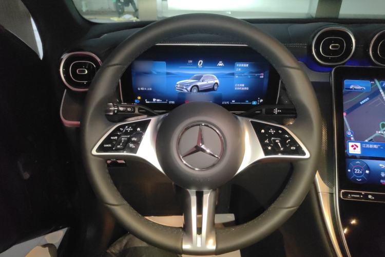 Used Mercedes-Benz GLC 2025 GLC 260 L 4MATIC Dynamic Edition Steering Wheel