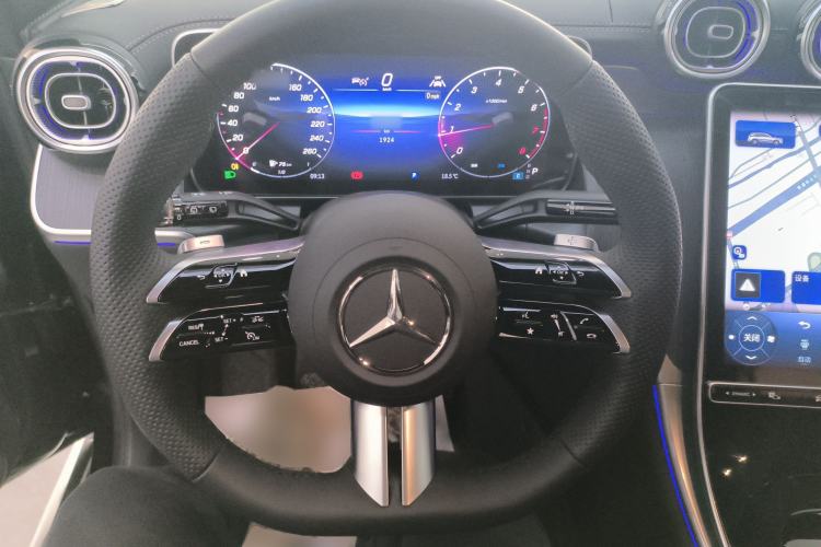 Used Mercedes-Benz GLC 2025 Facelift GLC 260 L 4MATIC Luxury Edition Steering Wheel