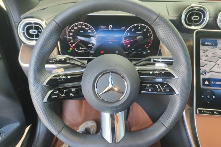 Used Mercedes-Benz GLC 2025 Refreshed GLC 300 L 4MATIC Dynamic Version 5 Seats Steering Wheel