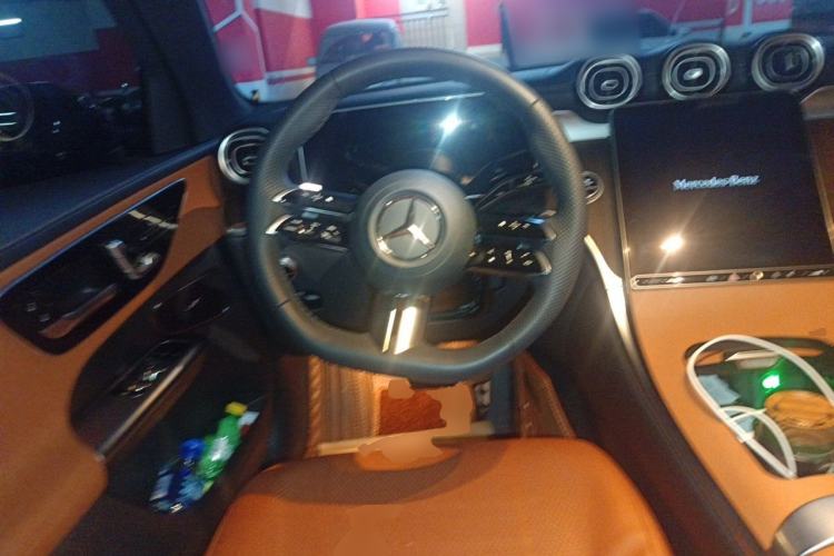 Used Mercedes-Benz GLC 2025 Refreshed GLC 300 L 4MATIC Dynamic Version 5 Seats Steering Wheel