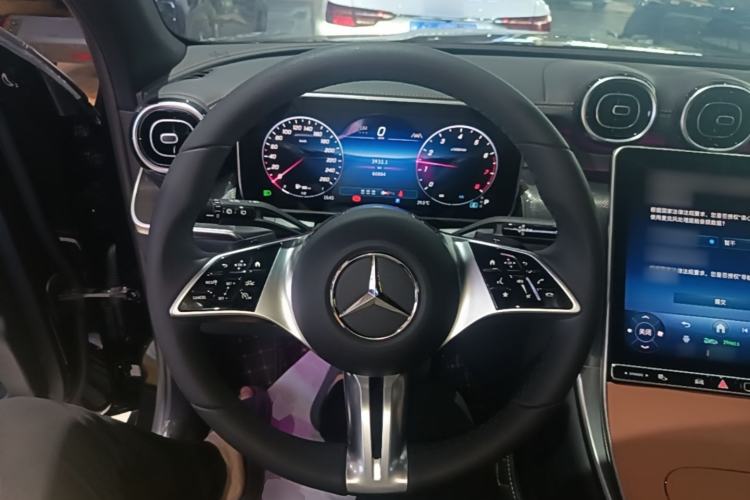 Used Mercedes-Benz GLC 2025 Refresh GLC 260 L 4MATIC Dynamic Edition Steering Wheel