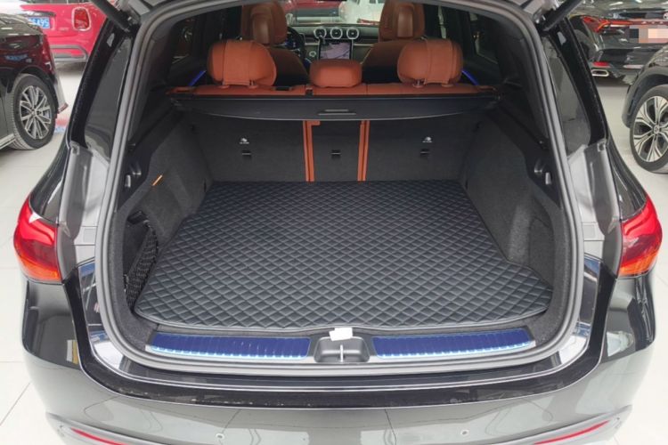 Used Mercedes-Benz GLC 2025 GLC 300 L 4MATIC Dynamic Model 5 Seats Trunk