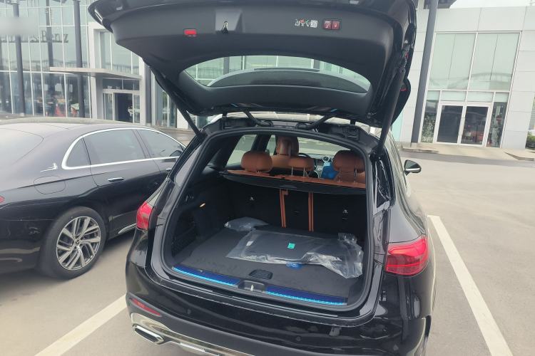 Used Mercedes-Benz GLC 2025 Facelift GLC 260 L 4MATIC Luxury Edition Trunk