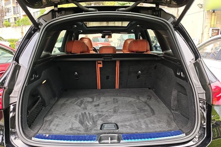 Used Mercedes-Benz GLC 2025 Refreshed GLC 300 L 4MATIC Dynamic Version 5 Seats Trunk