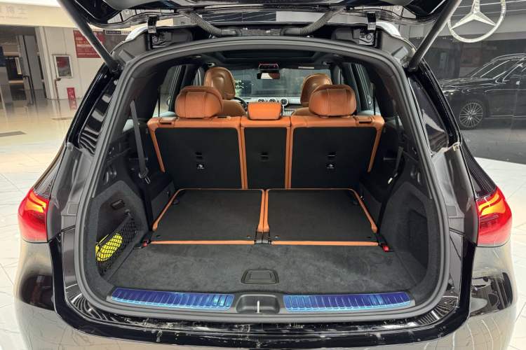Used Mercedes-Benz GLC 2025 GLC 300 L 4MATIC Luxury 7-Seater Trunk