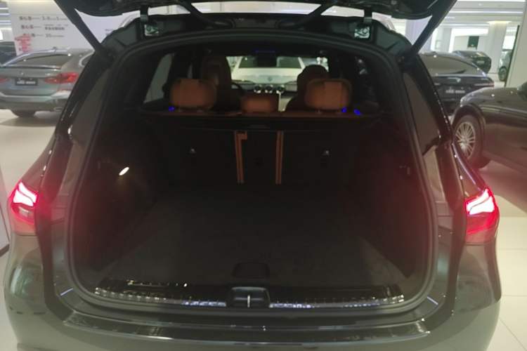 Used Mercedes-Benz GLC 2025 Facelift GLC 260 L 4MATIC Luxury Edition Trunk