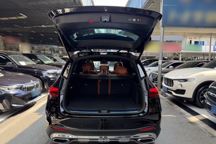 Used Mercedes-Benz GLC 2025 Refreshed GLC 300 L 4MATIC Dynamic Version 5 Seats Trunk
