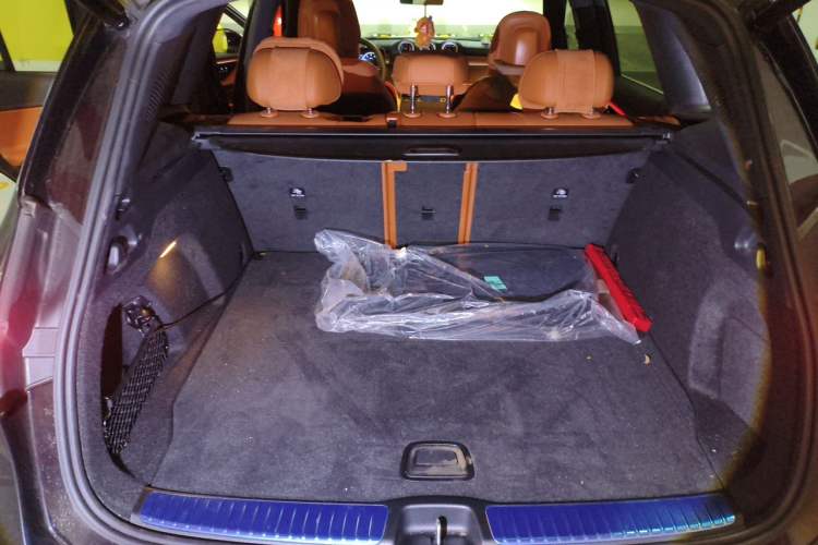Used Mercedes-Benz GLC 2025 GLC 300 L 4MATIC Dynamic Model 5 Seats Trunk