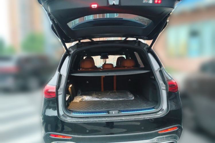 Used Mercedes-Benz GLC 2025 GLC 300 L 4MATIC Dynamic Model 5 Seats Trunk