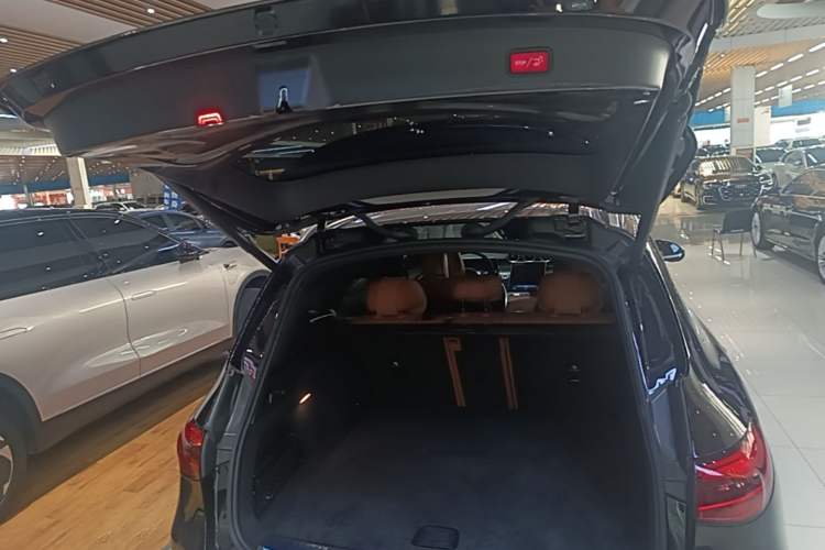 Used Mercedes-Benz GLC 2025 Refresh GLC 260 L 4MATIC Dynamic Edition Trunk