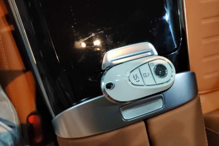 Used Mercedes-Benz GLC 2025 Facelift GLC 260 L 4MATIC Luxury Edition Vehicle Key