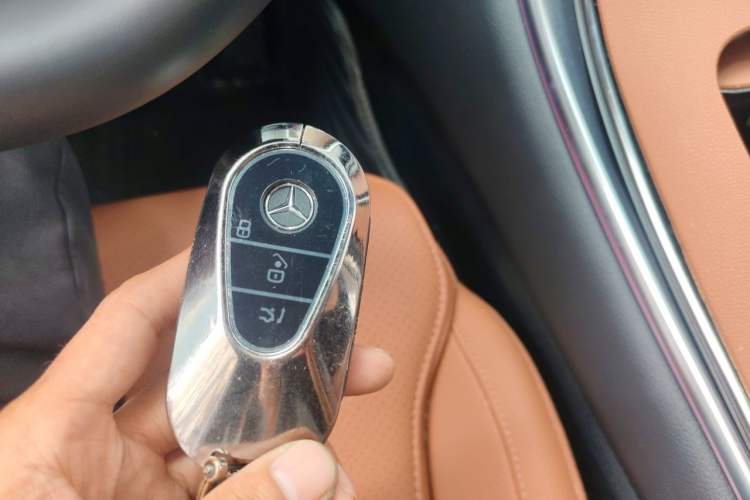 Used Mercedes-Benz GLC 2025 GLC 300 L 4MATIC Dynamic Model 5 Seats Vehicle Key