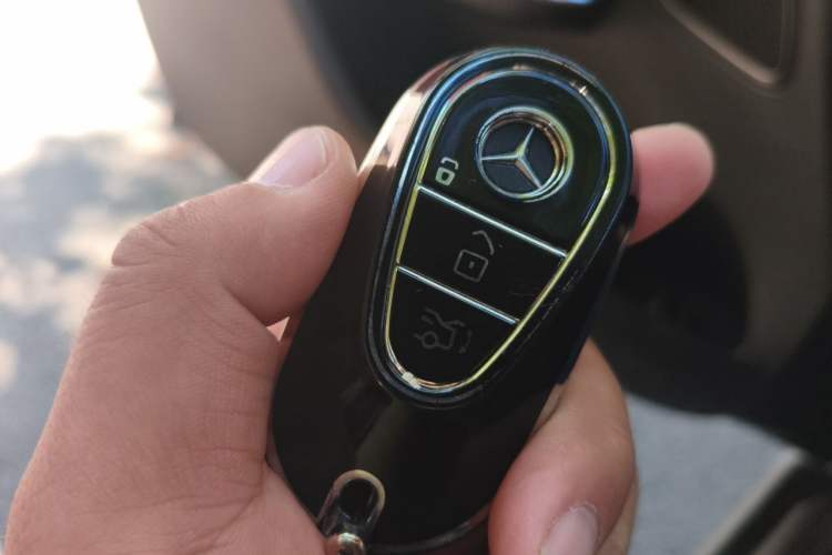 Used Mercedes-Benz GLC 2025 GLC 260 L 4MATIC Dynamic Edition Vehicle Key