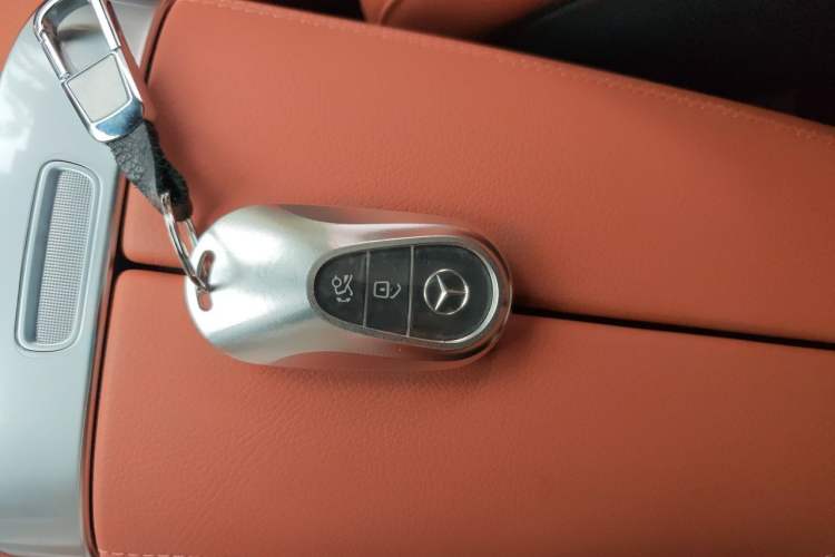 Used Mercedes-Benz GLC 2025 Refreshed GLC 300 L 4MATIC Dynamic Version 5 Seats Vehicle Key