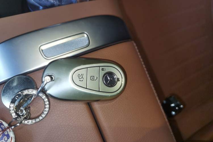 Used Mercedes-Benz GLC 2025 Facelift GLC 260 L 4MATIC Luxury Edition Vehicle Key