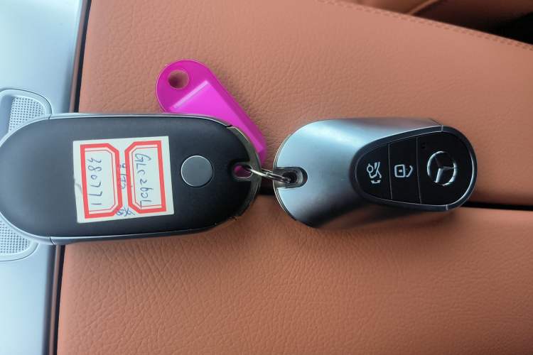 Used Mercedes-Benz GLC 2025 Facelift GLC 260 L 4MATIC Luxury Edition Vehicle Key