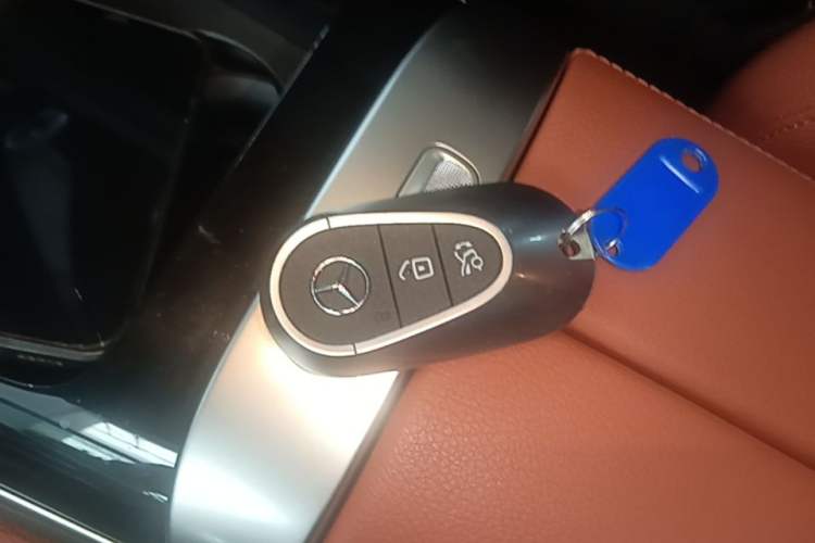 Used Mercedes-Benz GLC 2025 Facelift GLC 260 L 4MATIC Luxury Edition Vehicle Key