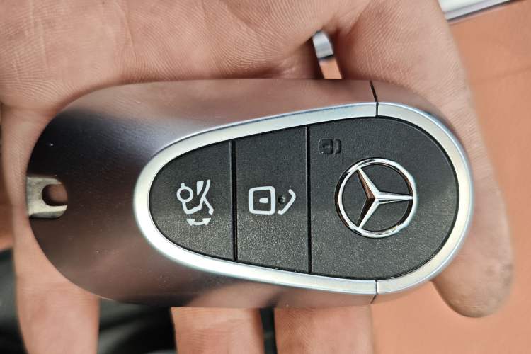 Used Mercedes-Benz GLC 2025 Refreshed GLC 300 L 4MATIC Dynamic Version 5 Seats Vehicle Key