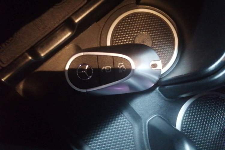 Used Mercedes-Benz GLC 2025 GLC 260 L 4MATIC Luxury Model Vehicle Key
