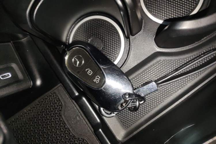 Used Mercedes-Benz GLC 2025 Facelift GLC 260 L 4MATIC Luxury Edition Vehicle Key