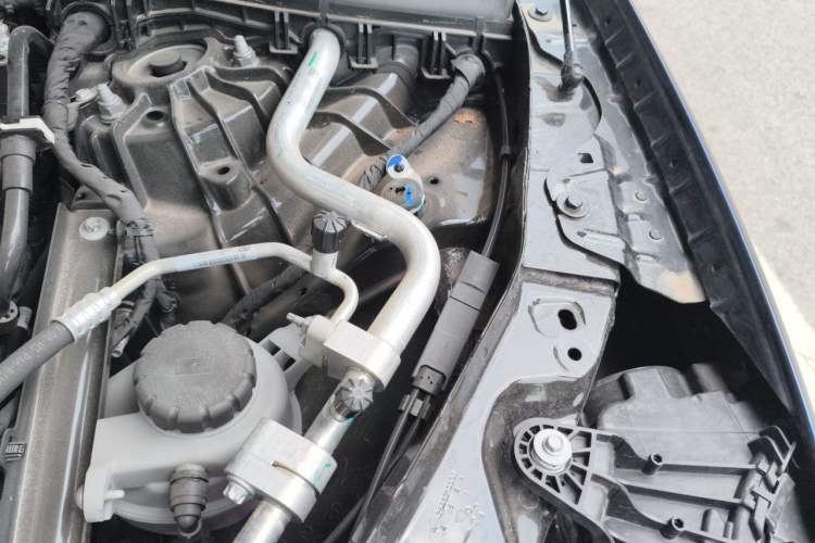 Used Mercedes-Benz GLC  Engine Bay Left