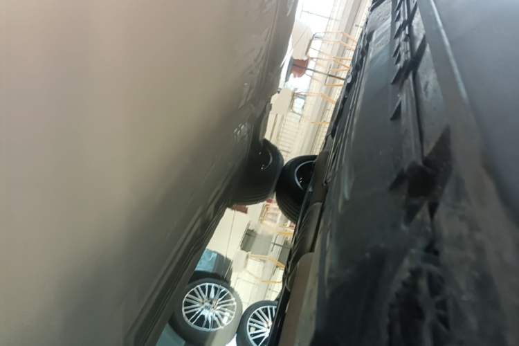 Used Mercedes-Benz GLC 2025 GLC 260 L 4MATIC Luxury Model Chassis Front Right