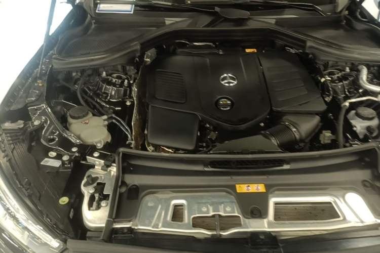 Used Mercedes-Benz GLC 2025 GLC 260 L 4MATIC Luxury Model Engine Bay Right
