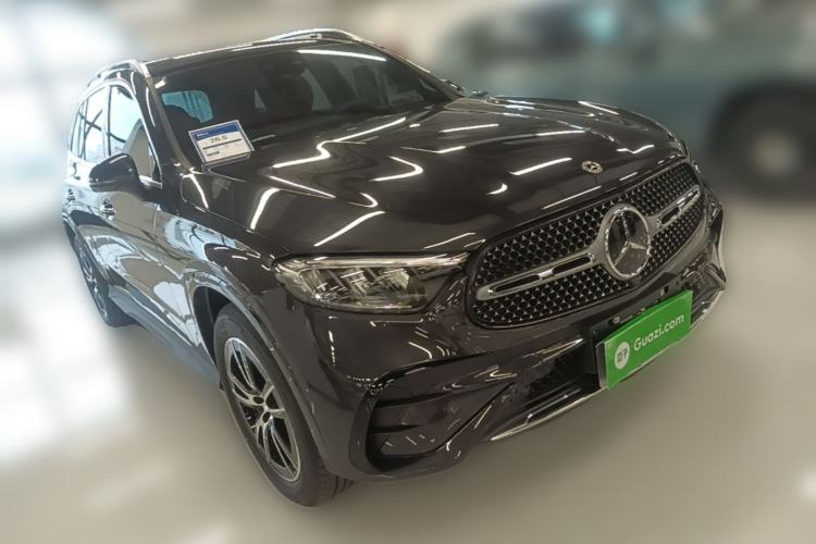 Used Mercedes-Benz GLC 2025 GLC 260 L 4MATIC Luxury Model Front Right 45 Deg
