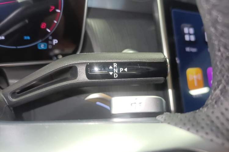 Used Mercedes-Benz GLC 2025 GLC 260 L 4MATIC Luxury Model Gear Lever