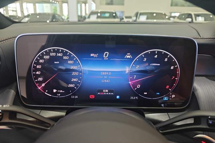 Used Mercedes-Benz GLC 2025 GLC 260 L 4MATIC Luxury Model Instrument Cluster
