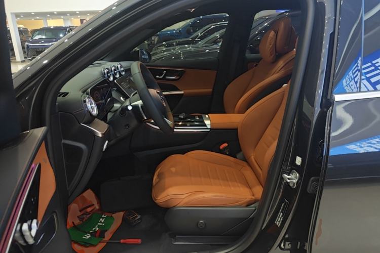 Used Mercedes-Benz GLC 2025 GLC 260 L 4MATIC Luxury Model Left Front Seat