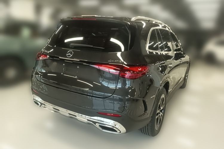 Used Mercedes-Benz GLC 2025 GLC 260 L 4MATIC Luxury Model Rear Right 45 Deg