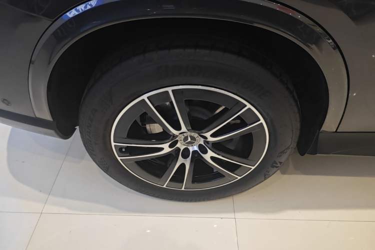 Used Mercedes-Benz GLC 2025 GLC 260 L 4MATIC Luxury Model Right Rear Wheel Hub