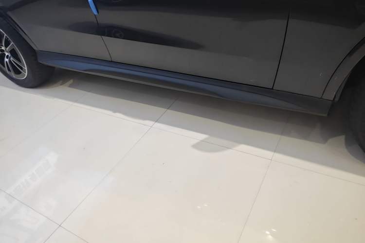Used Mercedes-Benz GLC 2025 GLC 260 L 4MATIC Luxury Model Right Side Sill